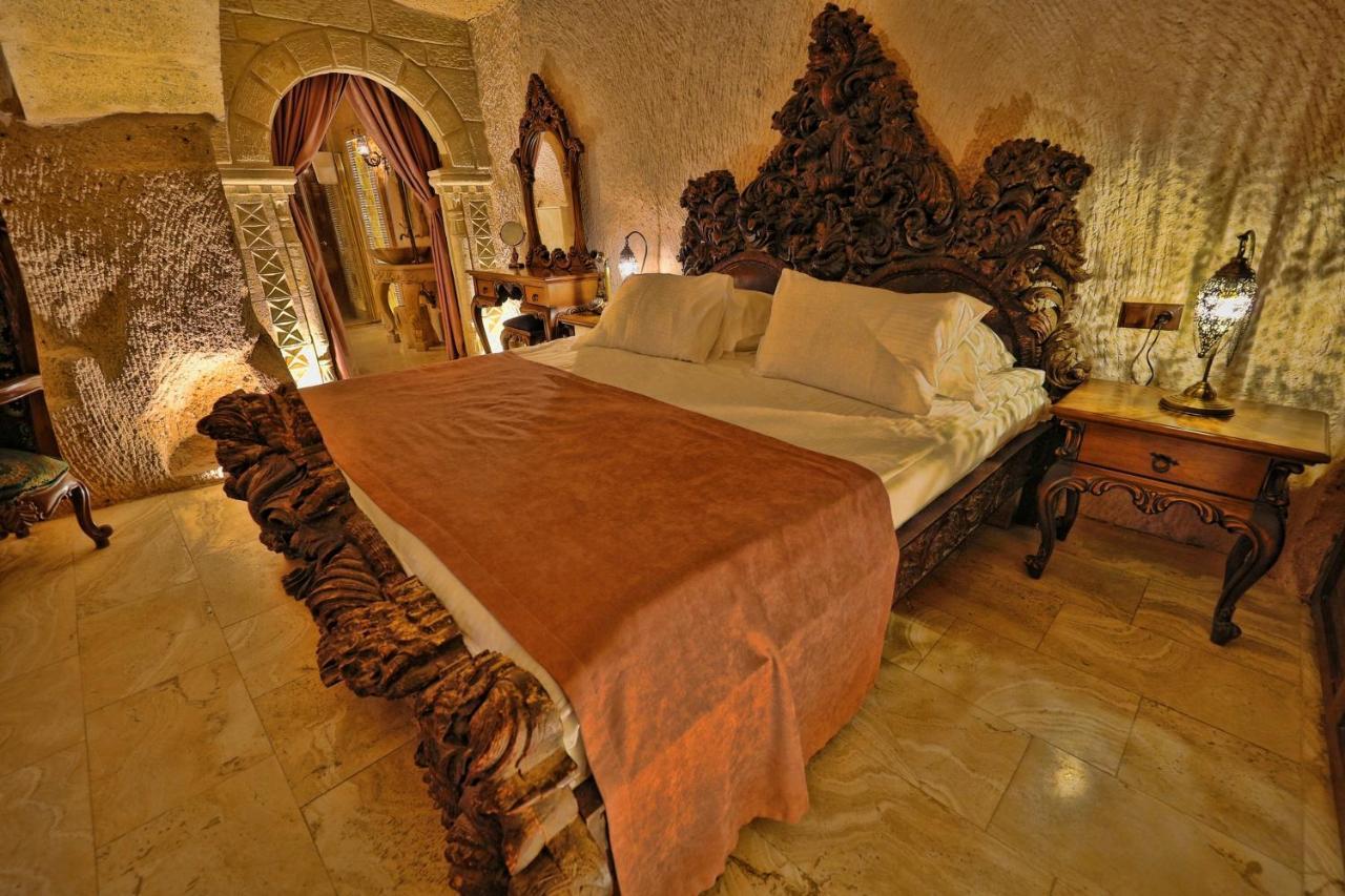 Eyes Of Cappadocia Cave Hotel Üchisar Bagian luar foto