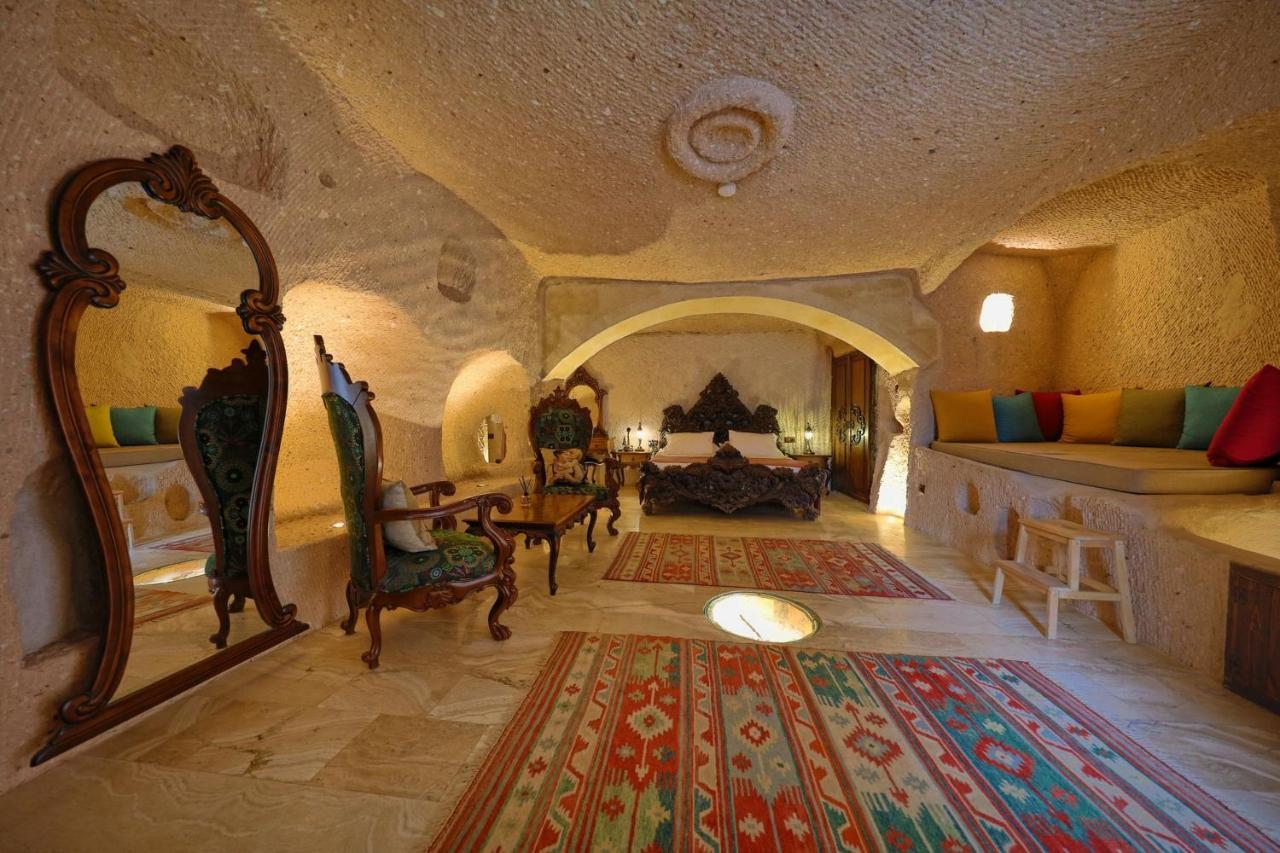 Eyes Of Cappadocia Cave Hotel Üchisar Bagian luar foto