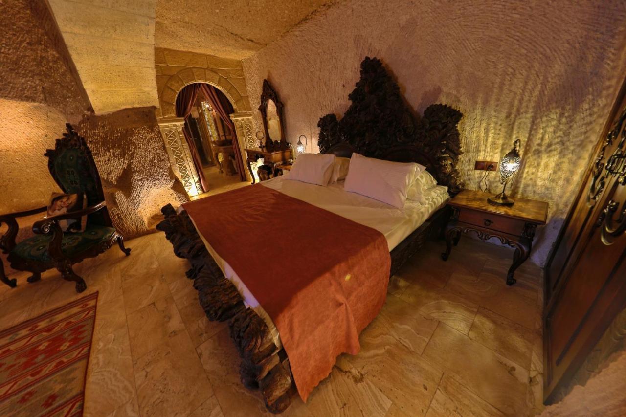 Eyes Of Cappadocia Cave Hotel Üchisar Bagian luar foto