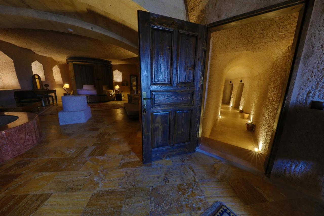 Eyes Of Cappadocia Cave Hotel Üchisar Bagian luar foto