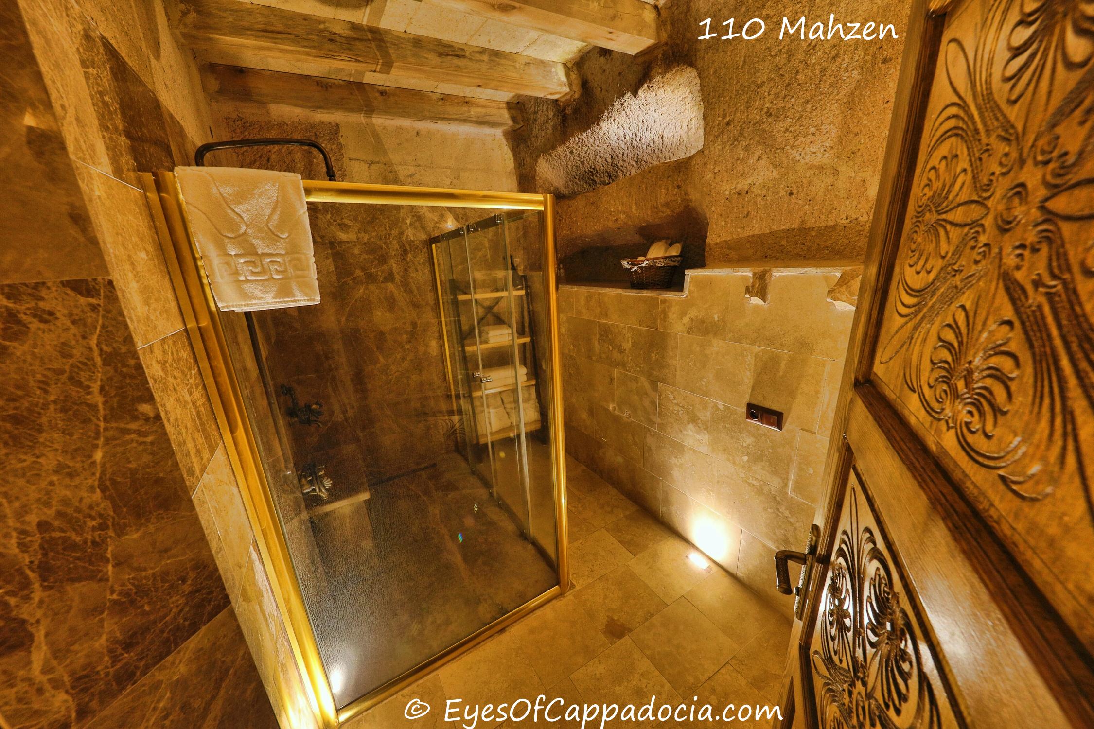 Eyes Of Cappadocia Cave Hotel Üchisar Bagian luar foto