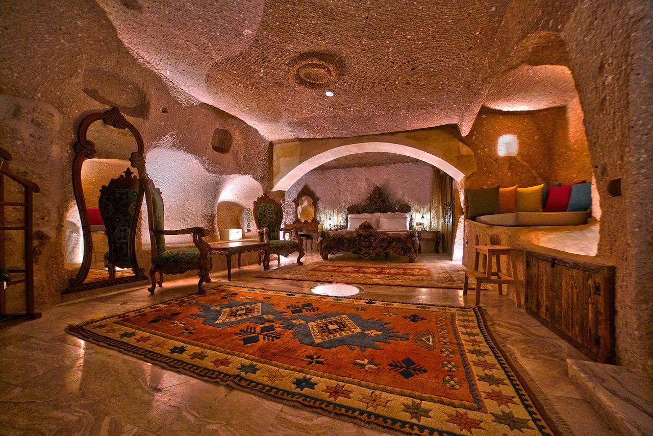 Eyes Of Cappadocia Cave Hotel Üchisar Bagian luar foto