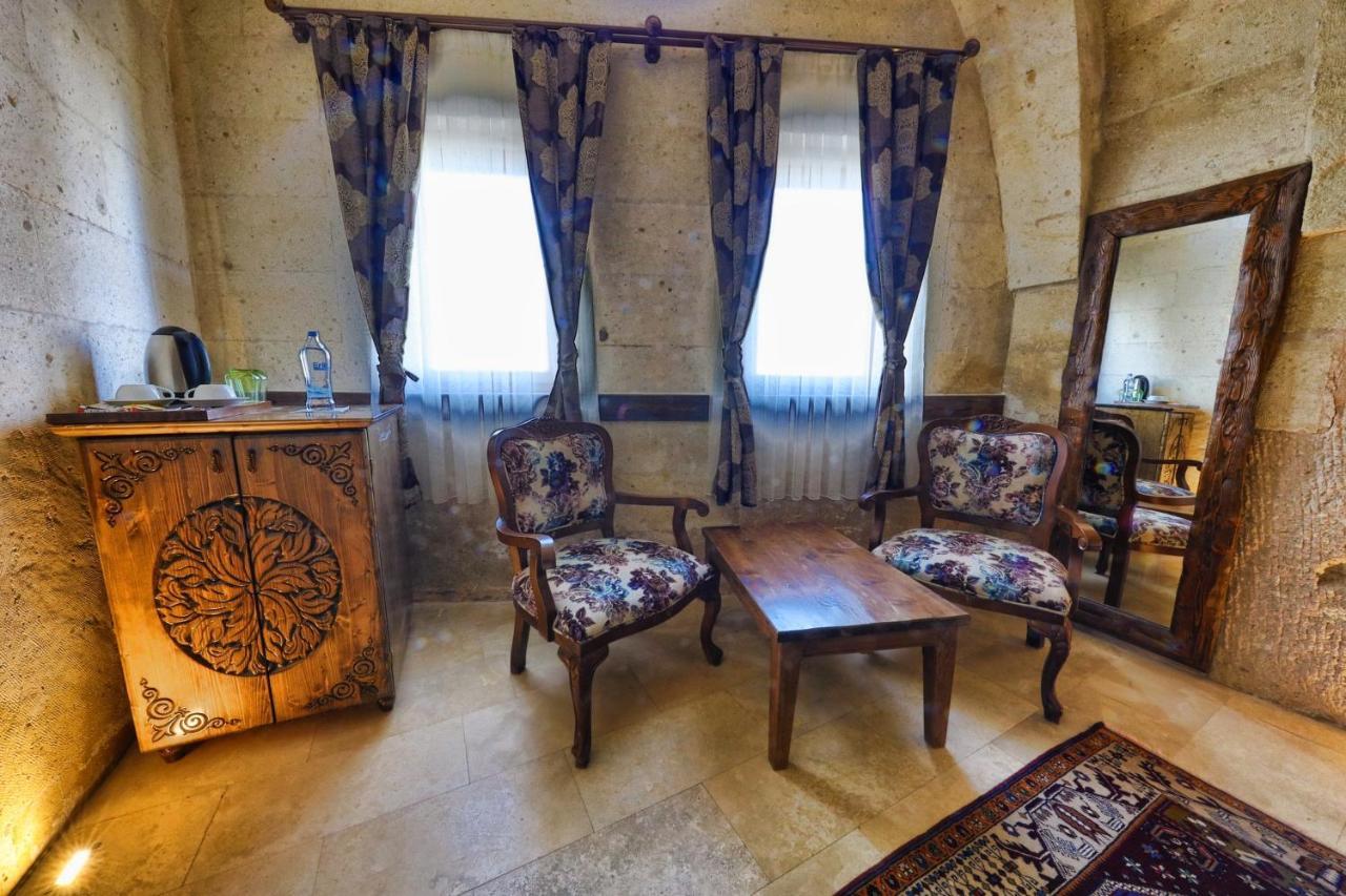 Eyes Of Cappadocia Cave Hotel Üchisar Bagian luar foto